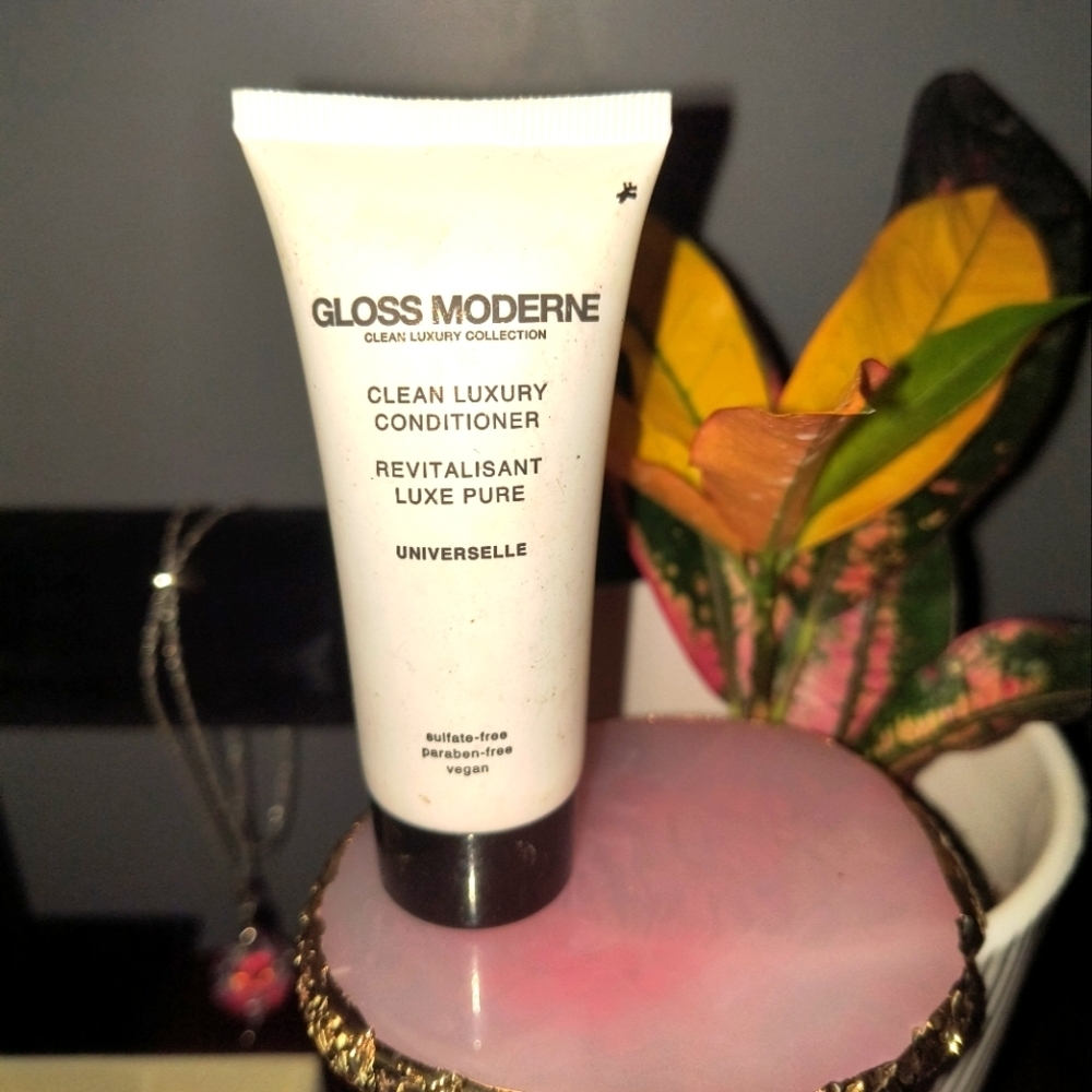 Gloss Moderne Clean Super Luxury Deep Conditioning Hair Masque Universelle
